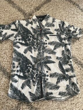 Casual Palm-Print Button-Down Shirt - Black & White